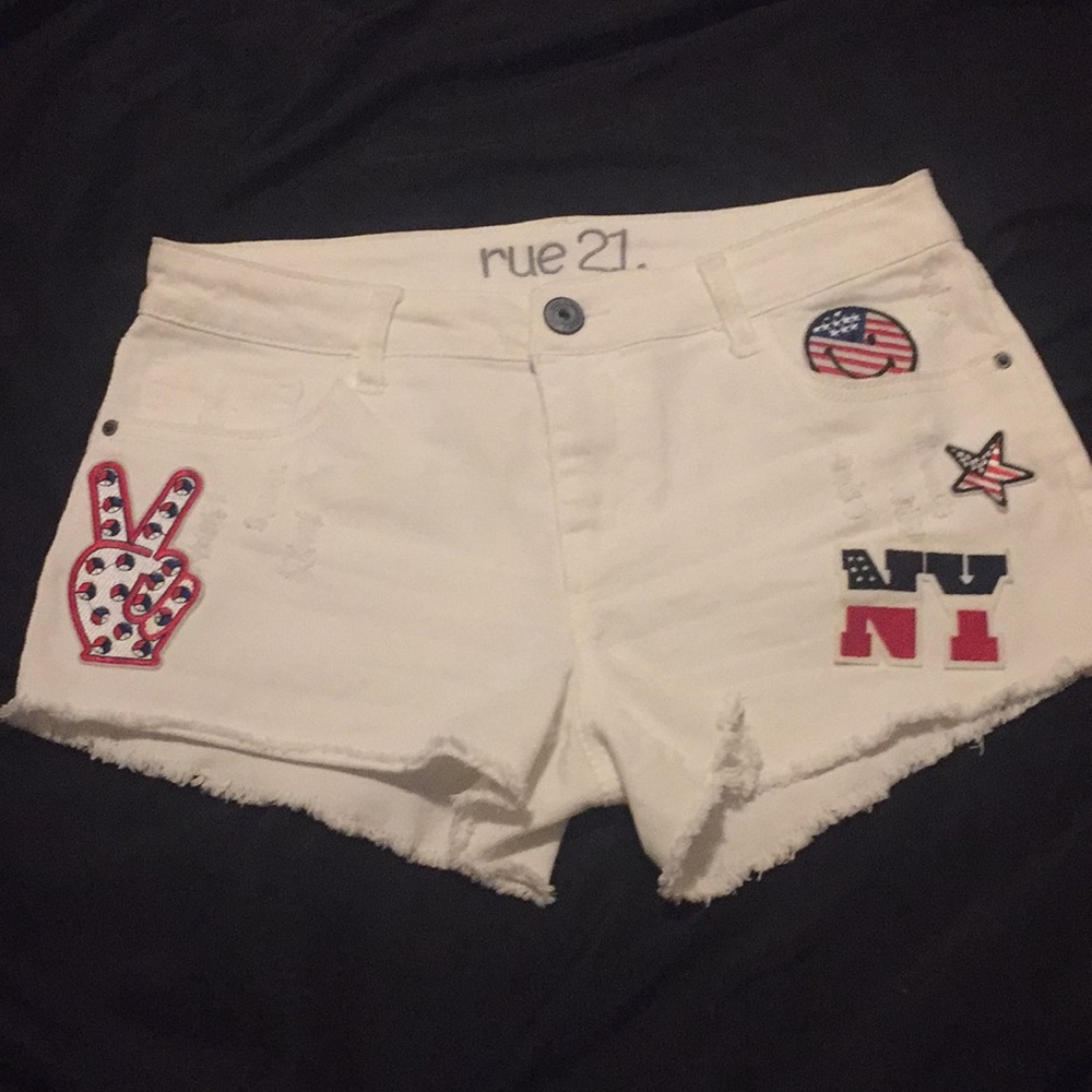 Rue 21 White Cutoff Shorts Peace New York Size 10
